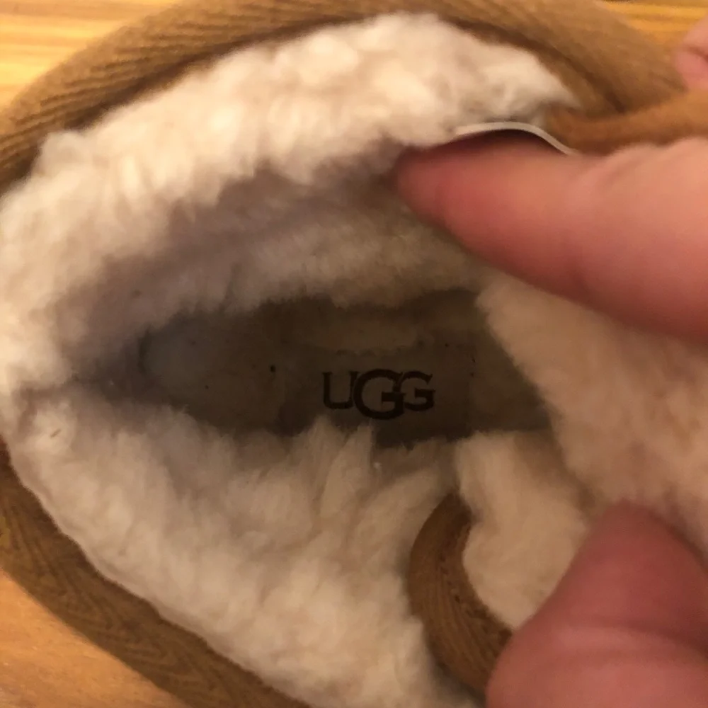 UGG Kids Neumal Chestnut Tan Brown Suede Lace-Up Shearling Boots size 1